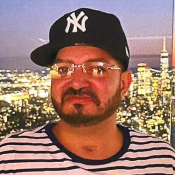 Photo of Luis Roman